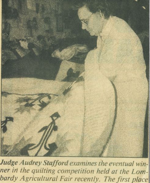 audry-stafford-judging-a-quilt